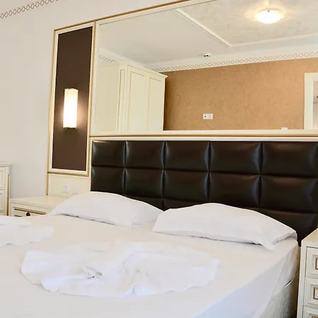 Apart-hotel Golden Rainbow 4*