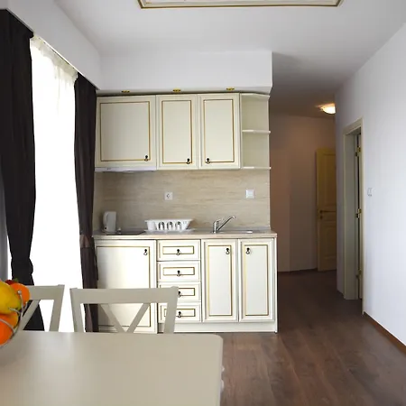 Apart-hotel Golden Rainbow 4*