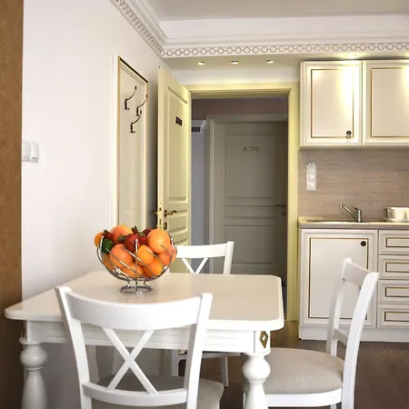 Apart-hotel Golden Rainbow 4*