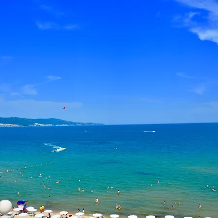Apart-hotel Golden Rainbow 4*