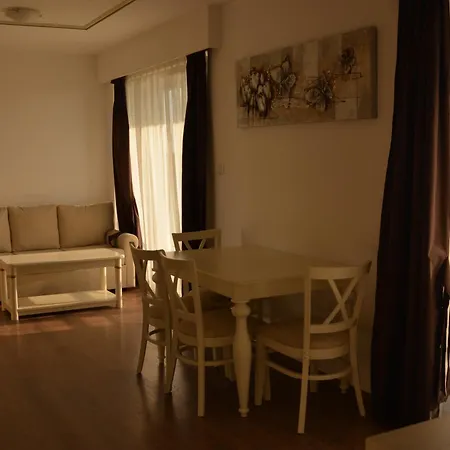 Apartmanhotel Golden Rainbow Napospart