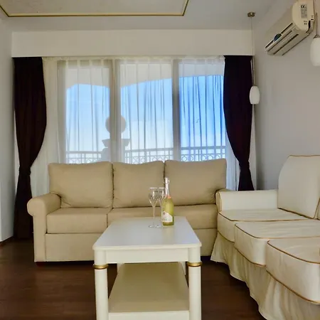 Apart-hotel Golden Rainbow 4*